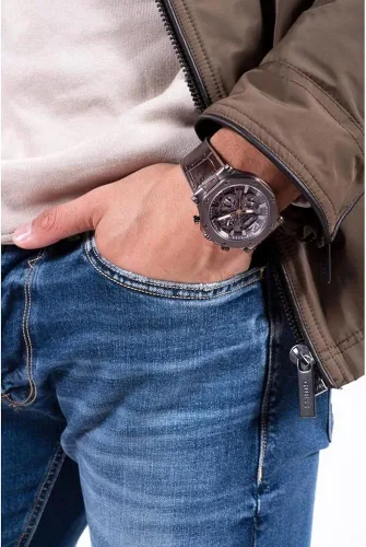 Vista 6 de GUESS US - Reloj multifunción de cuero marrón para hombre Cuero marrón