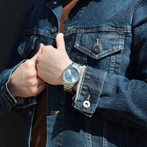 Vista 4 de Armitron Reloj de pulsera para hombre con función de díafecha 204935, Movimiento de cuarzo