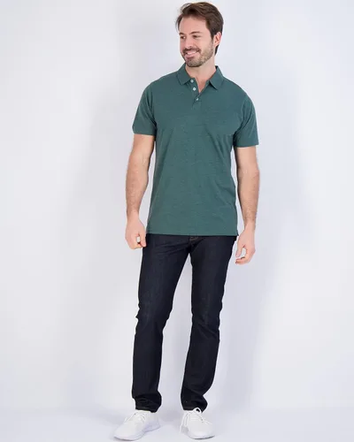 Vista 5 de Real Essentials Paquete de 3: Polo de manga corta de algodón para hombre, de secado rápido, transpirable, (disponible en tallas grandes y altas)