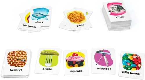 Vista 3 de Pickles to Penguins! Edición de viaje - El juego de fiesta de enlace de imágenes de pensamiento rápido - para 2 o más jugadores a partir de 8 años