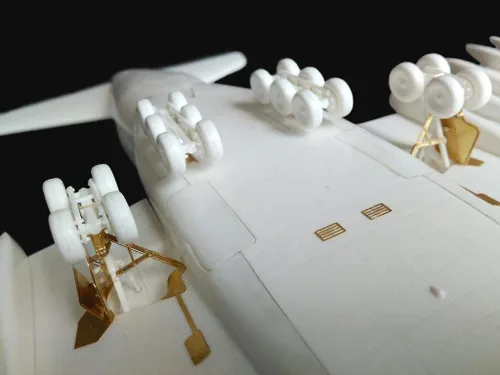 Vista 9 de Airbus A380 (Revell) - Set de actualización fotograbada 1/144 MD14418