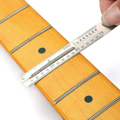 Vista 3 de Protector de trastes de diapasón de acero inoxidable, herramienta de reparación con báscula polaca para guitarra y bajo, 2