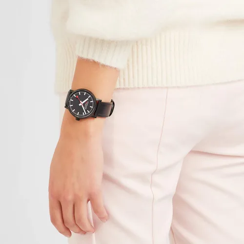Vista 4 de Mondaine MSE.40121.LB SBB Reloj analógico de cuarzo suizo negro para hombre, Negro