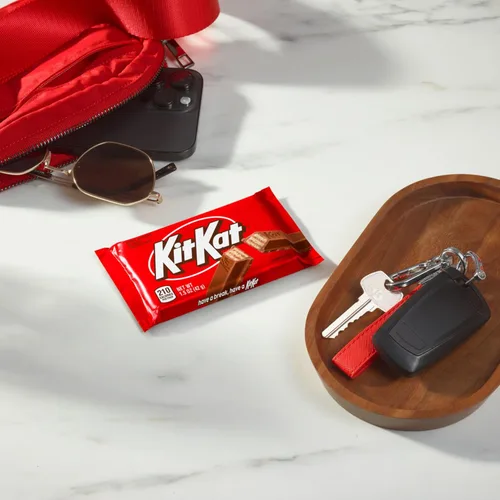 Vista 6 de Kit Kat - Barras de caramelo de chocolate con leche y oblea, 1.5 onzas (36 unidades)
