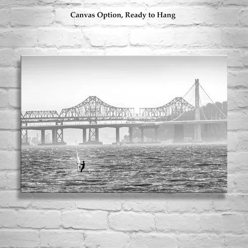 Vista 4 de Impresión de Windsurf en el puente de la bahía de Oakland en blanco y negro