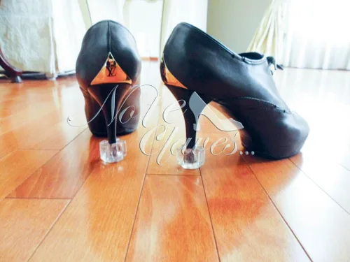 Vista 5 de Protectores de tacón alto adaptables para caminar sobre la hierba cada tipo de zapatos de boda para mujer Blanco