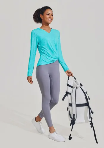 Vista 5 de Pinspark Camisetas de manga larga para mujer, camisetas de entrenamiento, cuello en V, parte delantera torcida, senderismo, yoga, correr, camiseta