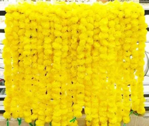 Vista 13 de Guirnalda de caléndula de flores al por mayor india de 4-5 pies Decoración de manto de fiesta de boda india/americana, guirnaldas de imitación