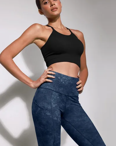 Vista 4 de ODODOS - Leggings capri de cintura alta, con bolsillos, control de abdomen, para mujer, no se transparentan, para yoga, entrenamiento, deportes
