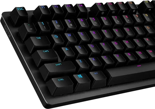 Vista 3 de Teclado mecánico para juegos Logitech G512 Lightsync RGB, diseño inglés de carbono, interruptor GX azul, carcasa de aluminio cepillado, paso USB