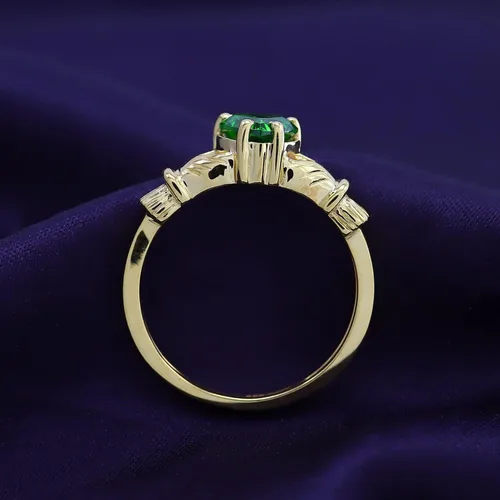 Vista 5 de Anillo Claddagh con piedra natal simulada y circonita cúbica en oro de 14 quilates sobre plata esterlina Plata chapada en oro amarillo.