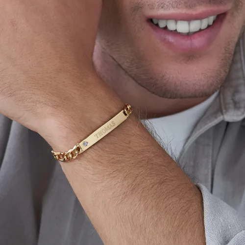 Vista 5 de MyNameNecklace Pulsera de plata de ley 925 chapada en oro y grabado personalizado para el día del padre