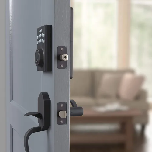 Vista 7 de Amazon Basics Cerradura de Puerta con Pestillo de Seguridad y Teclado Electrónico con Control Táctil sin Llave, Instalación Fácil, Bloqueo