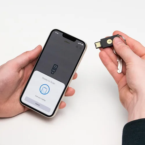 Vista 10 de Yubico - YubiKey 5 NFC - Clave de seguridad de autenticación multifactor (MFA) y llave de acceso, Conéctese a través de USB-A o NFC, certificado