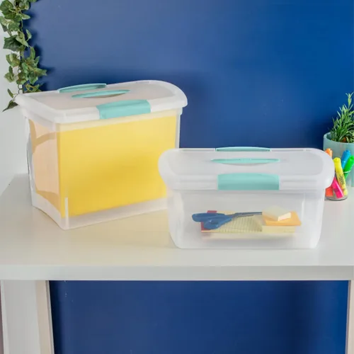 Vista 6 de Sterilite Papelera apilable grande de almacenamiento ShowOffs, organizador con cierre con asa, caja de plástico para organización de archivos