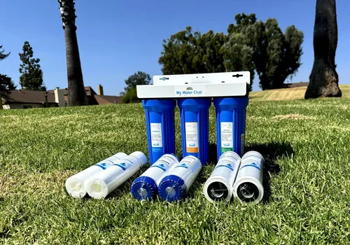 Vista 2 de MyWaterClub - Sistema de filtro de agua para toda la casa, 3 etapas, con 2 juegos de filtros adicionales, puerto de 3/4 pulgadas