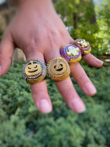 Vista 5 de Legacy Rings Medalla de premio de concurso de trofeo de campeonato de Halloween para niños o adultos, fiesta de disfraces, acabado dorado