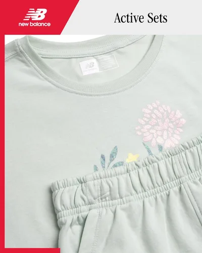 Vista 2 de New Balance Conjunto de pantalones cortos activos para niña, 2 piezas, camiseta de manga corta y pantalones cortos de forro polar (talla 7-16)
