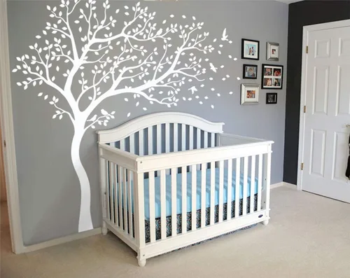 Vista 11 de Vinilo decorativo para pared de árbol grande con pájaros y hojas que soplan en el viento, adhesivo mural de bosque