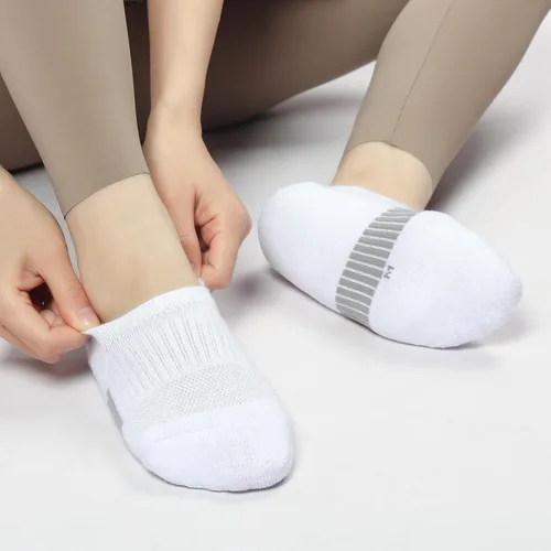 Vista 6 de Toes Home Calcetines invisibles para mujer, acolchados, de corte bajo, atléticos, ocultos, para tenis, tobillos, calcetines invisibles para correr