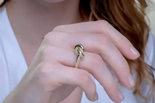 Vista 6 de Anillo de nudo enorme en oro macizo de 9K, 14K y 18K, anillo de nudo extra grande, anillo de nudo dorado para regalo simbólico, anillo de promesa