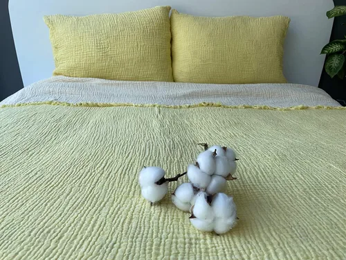 Vista 4 de DEKADRON Manta 100% de muselina de algodón, colcha de 4 capas, funda de cama suave de muselina de algodón turco, colcha reversible, color amarillo