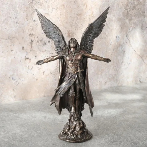 Vista 3 de Veronese - Estatua ascendente de 11 pulgadas de alto con acabado de bronce antiguo