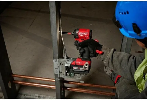 Vista 2 de Destornillador de impacto hexagonal M18 FUEL 1/4 con UNE-KEY