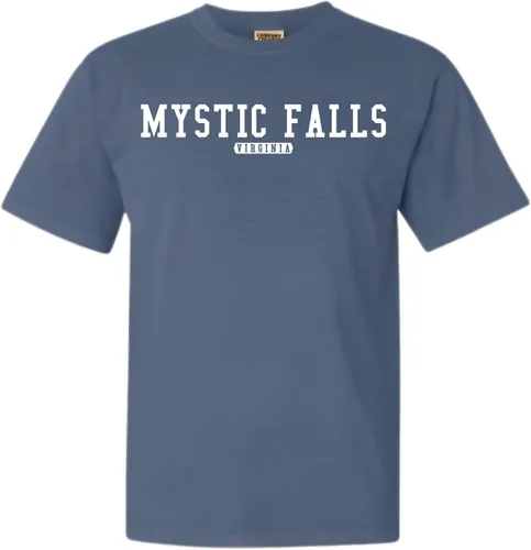 Vista 4 de Camiseta Mystic Falls Virginia, estilo vintage universitario, camiseta inspirada en la televisión, regalo para mujeres y hombres
