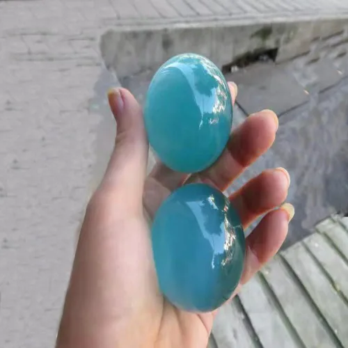 Vista 6 de Bolas Baoding de cristal artificial de ojo de tigre azul claro de 1.57 pulgadas, bolas de salud chinas de cuarzo curativo para terapia de manos