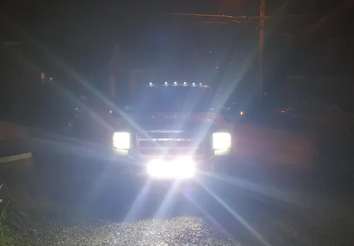 Vista 4 de iJDMTOY Barra de luz LED de 21 pulgadas para montaje en rejilla inferior compatible con Ford F250 F350 F450 1999-07, incluye (1) barra de luz LED