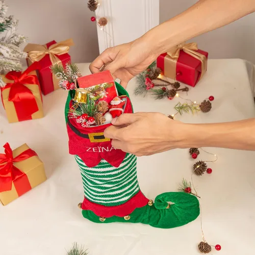 Vista 3 de Medias de Navidad personalizadas con nombre de la familia, calcetín de Navidad de 19 pulgadas, para niños, vacaciones familiares, calcetines grandes