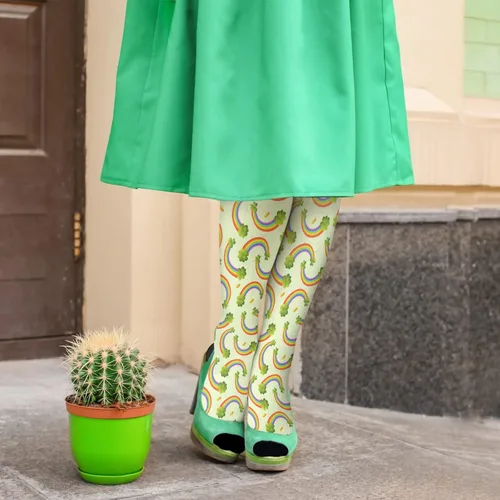 Vista 5 de devor Calcetines para mujer hasta la rodilla, calcetines atléticos, calcetines de moda de hadas con tréboles verdes de la suerte