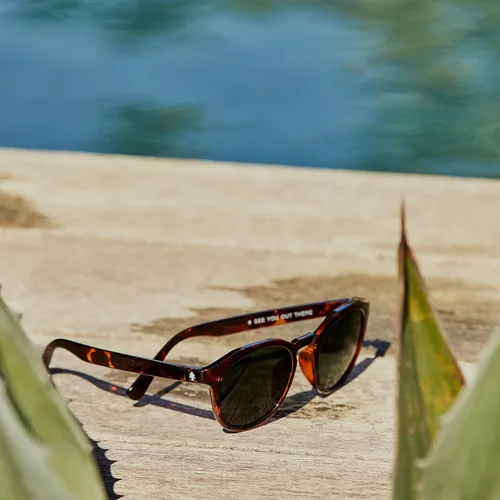 Vista 9 de Huckberry Cruisers Premium Sunglasses for Men & Women, Polarized Lenses, Lightweight & Durable