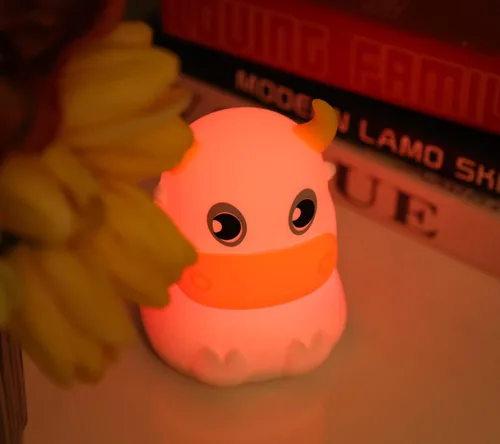 Vista 3 de Linda luz nocturna para niños, lámpara de noche para dormitorio, bebé, portátil, batería de silicona portátil, luz nocturna LED, para guardería Vaca