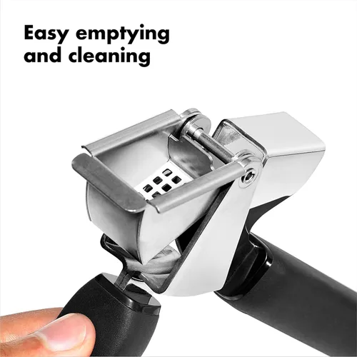 Vista 2 de OXO Good Grips Prensador de ajos de acero inoxidable
