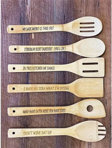 Vista 3 de Divertido juego de cucharas de madera, 6 cucharas de madera para reproducir, cuchara de café de madera grabada con frases divertidas, cucharas