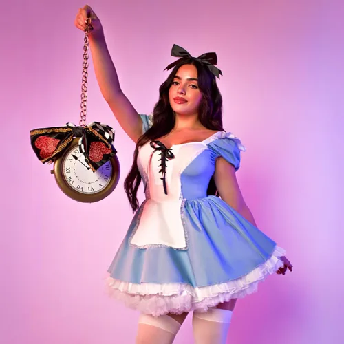 Vista 5 de Leg Avenue Women’s 3 PC Storybook Alice Costume with Headband