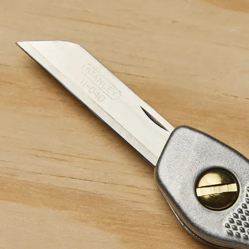 Vista 5 de Herramientas Stanley Consumer 10-049 Cuchillo multiusos de bolsillo robusto
