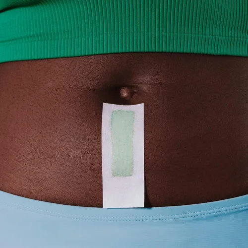 Vista 3 de Kit de Cera Billie - Rostro y Bikini - 32 tiras de cera - 6 toallitas de suero post-cera