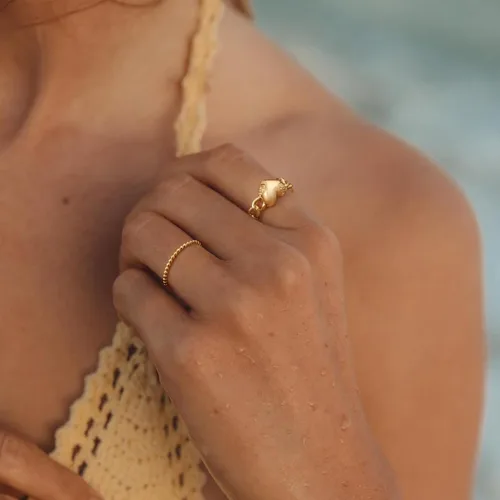 Vista 3 de MEVECCO Gold Dainty Heart Ring 18K Gold Plated Link Band Stackable Minimalist Heart Rings for Women Trendy Fashion Jewelry