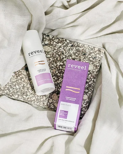 Vista 5 de AHA Fluid for Face by reveel - Suero exfoliante sin enjuague nocturno con 10% de AHA para hidratación y tez refinada - Líquido facial para mujeres