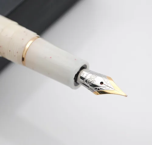 Vista 2 de JINHAO 82 Pluma estilográfica (blanco fluorescente, punta fina 0.020 in)