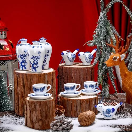 Vista 4 de Funtery Adornos de porcelana azul y blanca de 9 piezas, colgantes colgantes de calabaza de otoño de Chinoiserie, adornos de cerámica para árbol