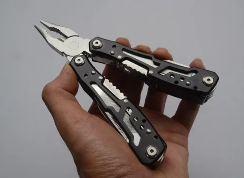 Vista 4 de Multitool 12 en 1 Alicates de acción de resorte de acero inoxidable, multiherramienta con clip de bolsillo, reparación de destornilladores
