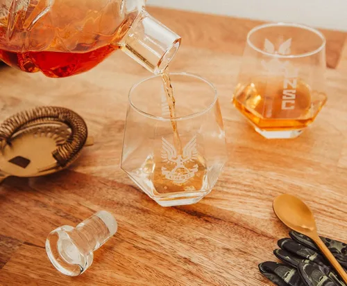 Vista 5 de Halo Infinite Master Chief - Juego de decantador de whisky con vasos (6 piezas)