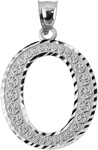 Vista 8 de Claddagh Gold . Colgante de plata de ley 925 con inicial de letras A-Z disponible en pequeño, mediano y grande