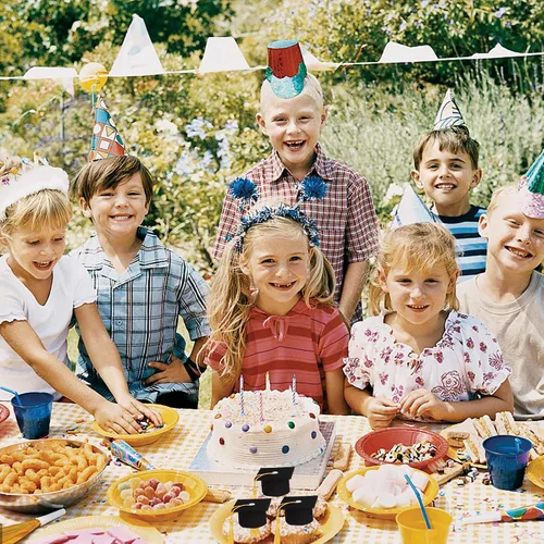Vista 5 de Paquete de 24 adornos de graduación 3D 2024 para cupcakes 2024 con borlas doradas para fiestas temáticas de graduación 2024, suministros