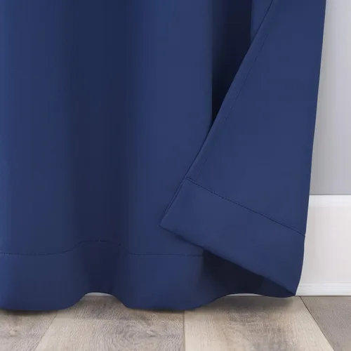 Vista 4 de Sun Zero Riley Panel de Cortina Opaca con Ojales para Dormitorio Infantil, 40 x 84 pulgadas, Azul Clásico