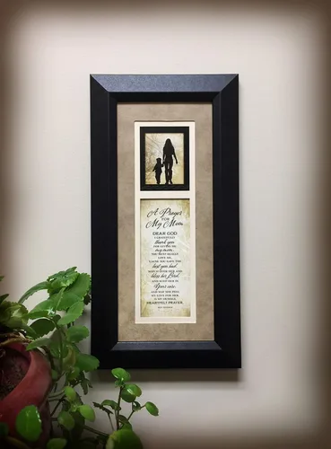 Vista 2 de A Prayer for My Mom 8 x 16, marco de madera del marco para pared de madera por James Lawrence
